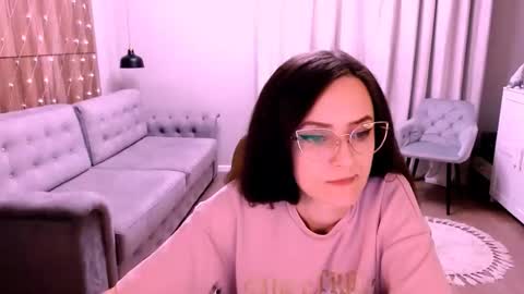 Izza online show from December 2025 11:49:02 AM