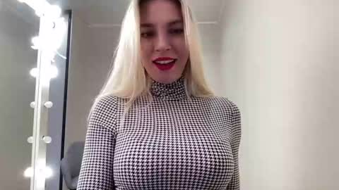 Kelly online show from December 2024 07:43:01 AM