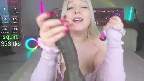 Im Mandy and I love to play in public and do crazy in PVT online show from February 2025 10:53:01 AM