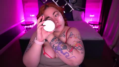 Ellie online show from October 2025 09:04:01 PM