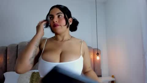 ambar85 online show from November 2025 01:38:01 AM