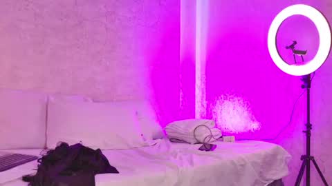 Snapshot of ambar_midnigth chatting on July 2026 12:17:01 AM ambar_midnigth online show from July 2026 12:17:01 AM