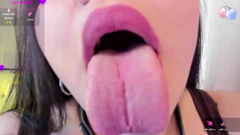 Snapshot of ambar_wells chatting on July 2026 06:10:01 PM ana online show from July 2026 06:10:01 PM
