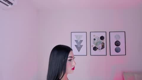 ambarevans_ online show from September 2025 11:33:01 AM