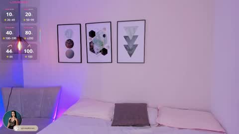 ambarevans_ online show from November 2025 12:14:02 PM