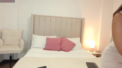 Ambar online show from March 2025 10:38:01 PM