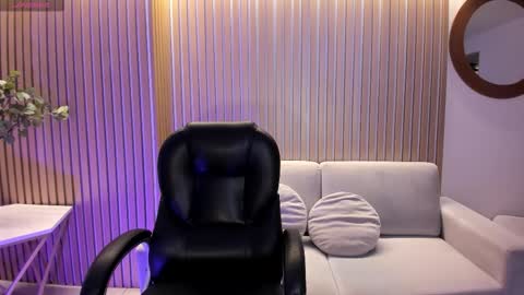 Ambar  online show from November 2025 11:45:01 AM