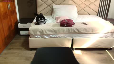 Ambar Ross online show from January 2025 07:42:01 PM