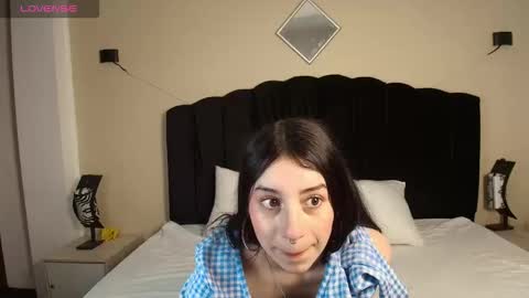 Ambar Ross online show from October 2025 01:20:01 PM