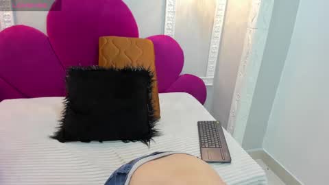   online show from February 2025 03:20:01 AM