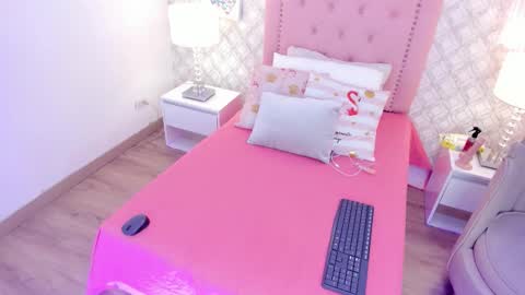 amber  ferrera online show from February 2026 07:43:01 PM