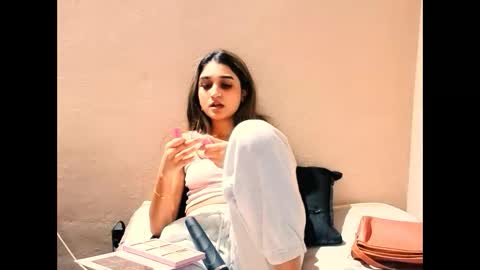 Amber online show from April 2026 10:35:02 AM