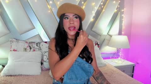 Snapshot of amber_villalobos chatting on January 2025 03:54:02 AM Tell me Amber online show from January 2025 03:54:02 AM