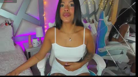 Snapshot of amber_villalobos chatting on February 2025 04:00:02 AM Tell me Amber online show from February 2025 04:00:02 AM