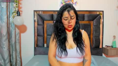 Amber  online show from September 2025 01:06:01 AM