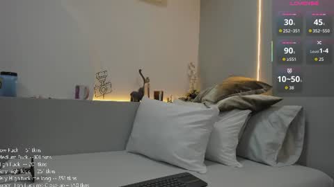 Snapshot of ambercroft_ chatting on June 2026 05:04:02 PM Amber online show from June 2026 05:04:02 PM