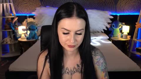 Anna online show from November 2025 02:05:01 PM