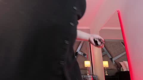 Amber  online show from February 2025 11:38:02 AM