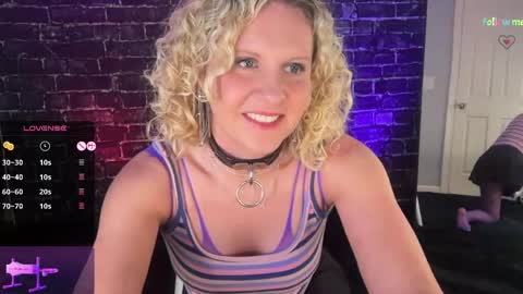 Snapshot of amberjade_aj chatting on April 2026 12:05:02 AM Amber Jade online show from April 2026 12:05:02 AM