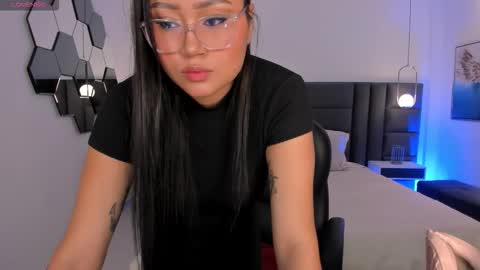 Amber  online show from September 2025 10:37:02 PM