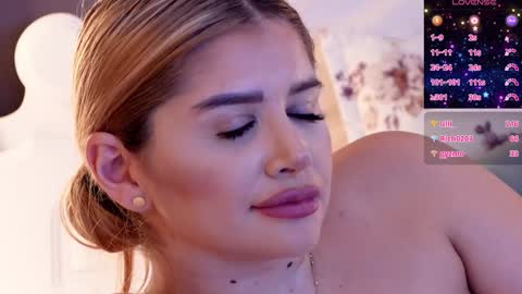 Amberseyes online show from December 2024 02:39:01 PM