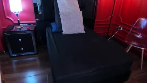 Amber online show from October 2025 02:21:02 PM