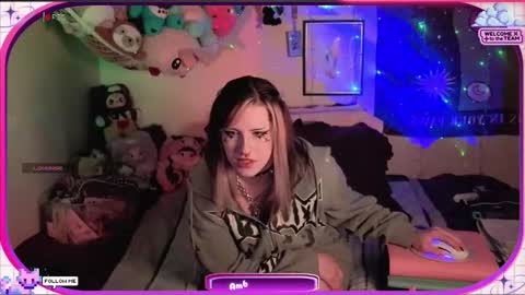Snapshot of ambrosiakitty chatting on May 2026 07:57:02 AM Ambrosia online show from May 2026 07:57:02 AM