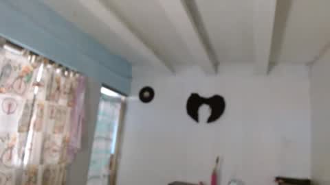 amelia  online show from November 2025 01:11:01 PM