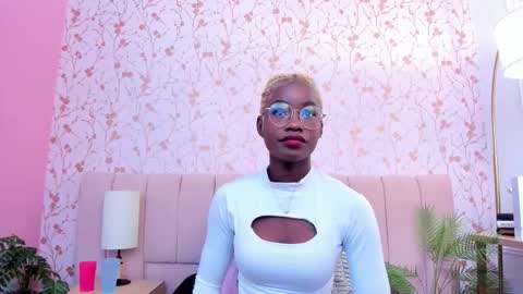 Amelia Adams online show from December 2025 07:09:01 PM