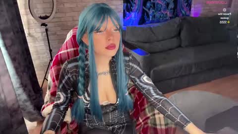 Amelia Aley  online show from March 2025 07:41:01 AM