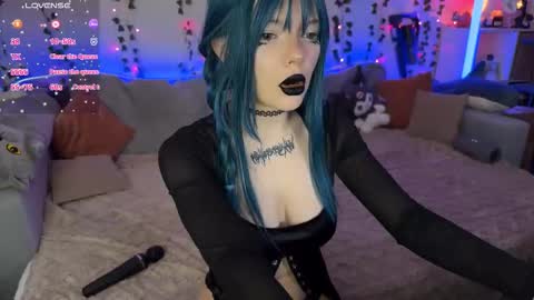 Amelia Aley  online show from December 2025 11:04:02 AM