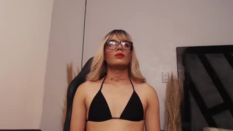 AMELIA  online show from November 2025 03:39:02 AM