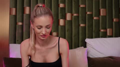 Amelia online show from December 2024 09:51:01 AM