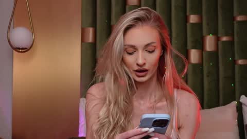 Amelia online show from January 2025 09:13:01 AM