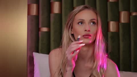 Amelia online show from January 2025 06:14:01 AM