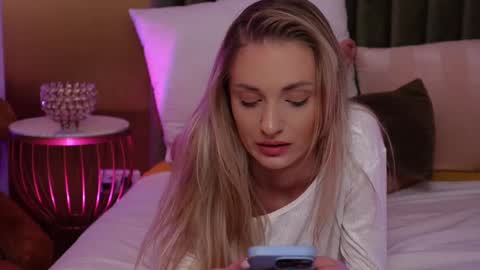 Amelia online show from February 2025 10:39:02 AM