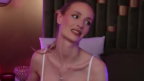 Amelia online show from March 2026 08:26:02 PM