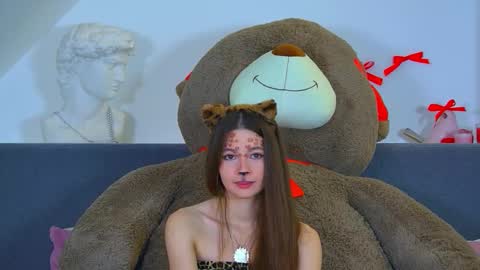 Amelia online show from October 2025 07:05:02 PM