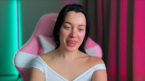 Amelia Sonk online show from October 2025 12:49:02 PM