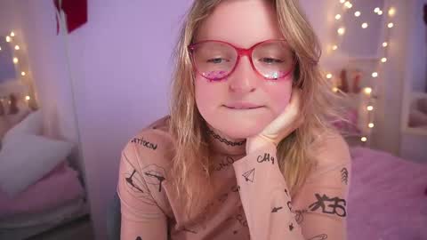 Amelia online show from March 2025 04:44:01 PM