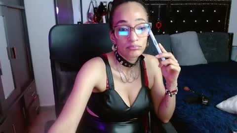 Snapshot of amelie__martinez chatting on November 2025 01:22:01 AM amelie__martinez online show from November 2025 01:22:01 AM