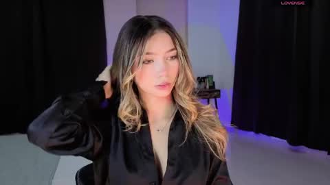 Snapshot of amelieaxie chatting on May 2026 03:33:02 AM Isabella online show from May 2026 03:33:02 AM