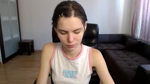 Amelie online show from September 2025 11:02:02 AM