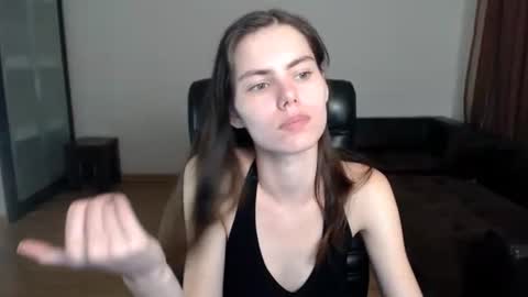 Amelie online show from September 2025 05:05:02 PM