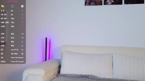 Victoria online show from December 2025 07:42:01 PM