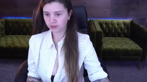 amellymillyy online show from September 2025 01:32:01 PM