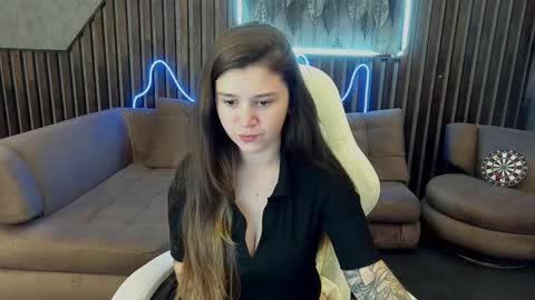 amellymillyy online show from September 2025 12:39:02 PM