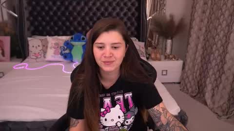 amellymillyy online show from September 2025 01:38:01 PM