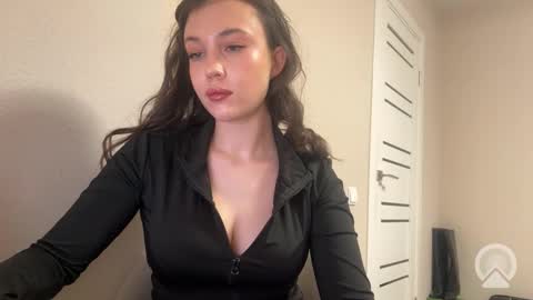 amelyay online show from December 2025 01:28:01 PM