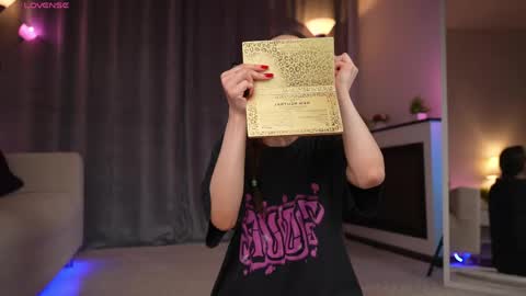 Amy  online show from April 2026 01:36:01 AM